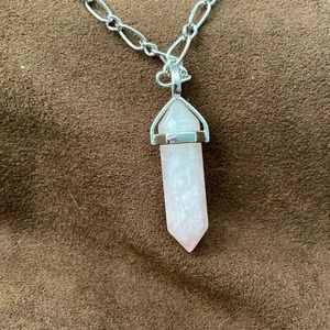Rose quartz pendant necklace